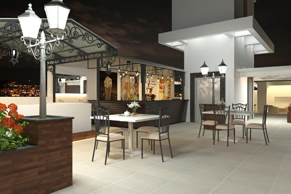 Hotel Yuvraj Grand Jabalpur Zewnętrze zdjęcie