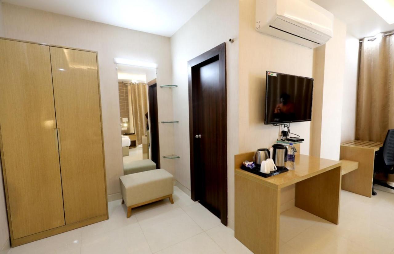 Hotel Yuvraj Grand Jabalpur Zewnętrze zdjęcie