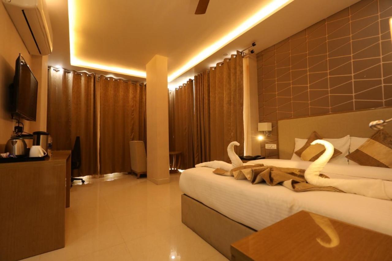 Hotel Yuvraj Grand Jabalpur Zewnętrze zdjęcie