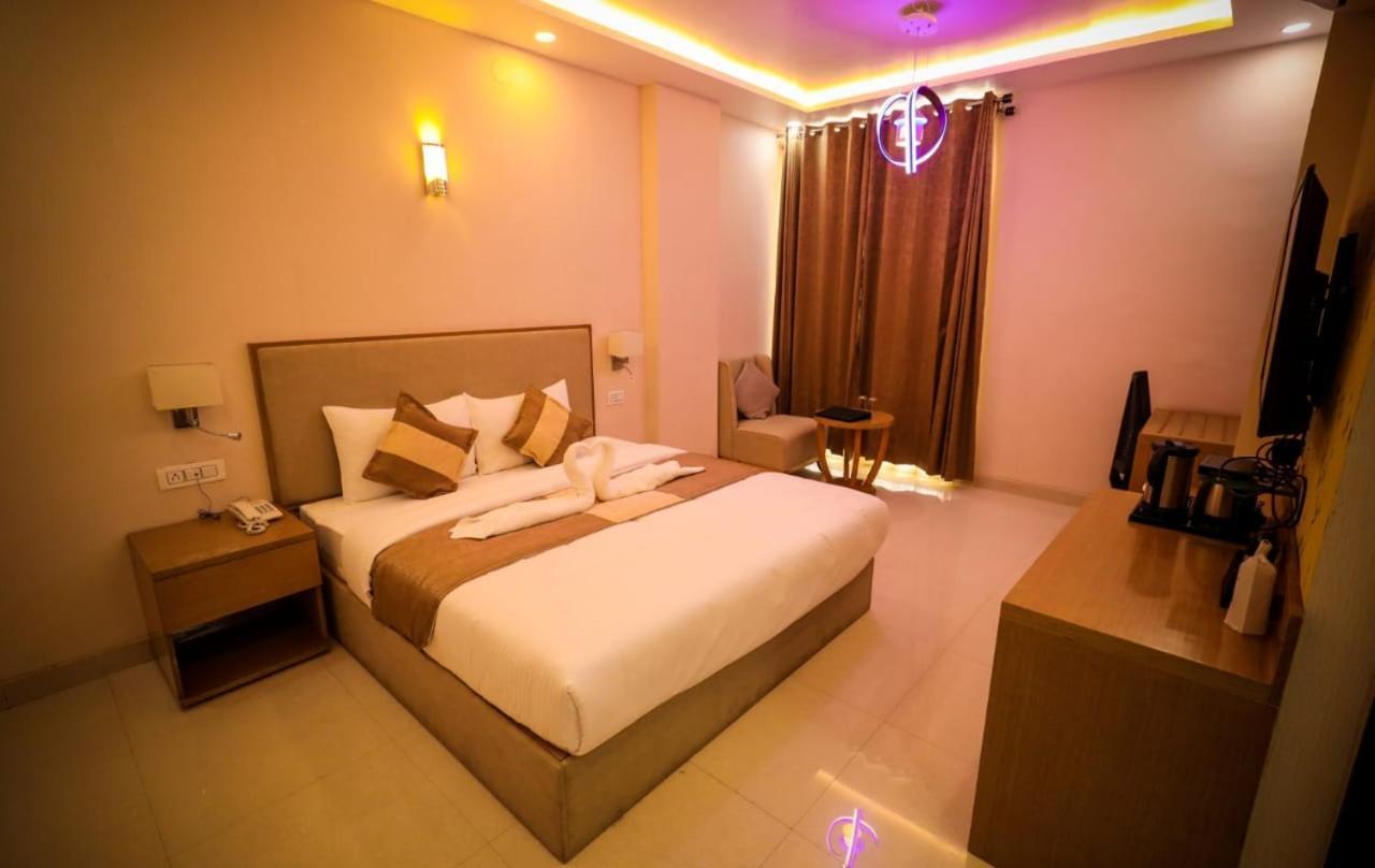 Hotel Yuvraj Grand Jabalpur Zewnętrze zdjęcie