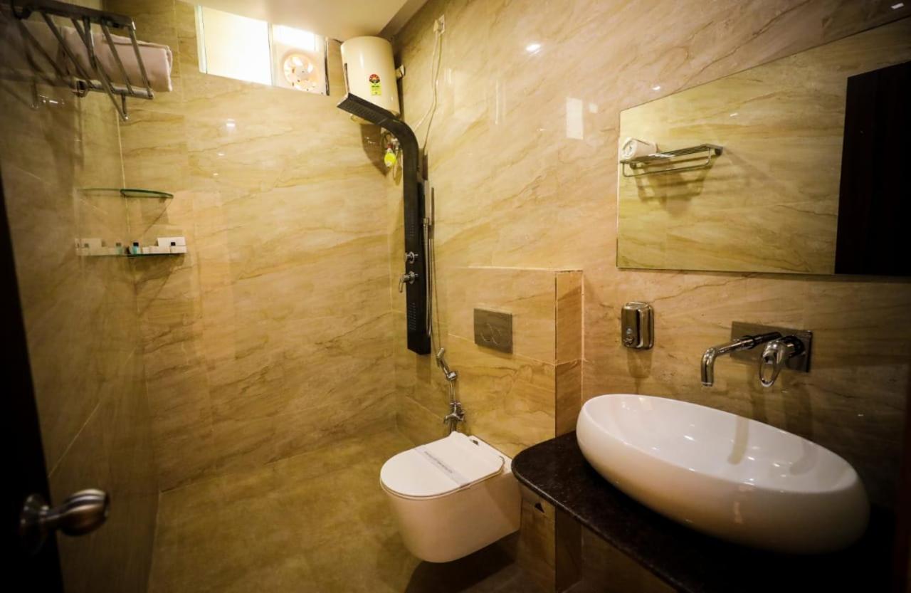Hotel Yuvraj Grand Jabalpur Zewnętrze zdjęcie